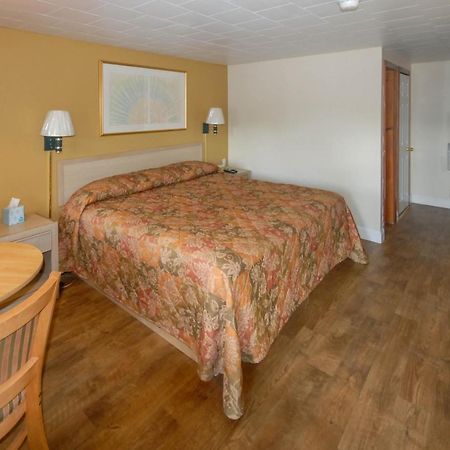 Budget Inn Watkins Glen Esterno foto