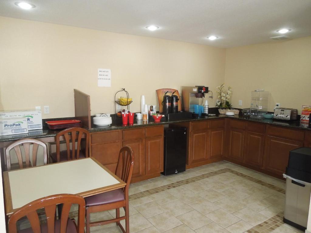 Budget Inn Watkins Glen Esterno foto